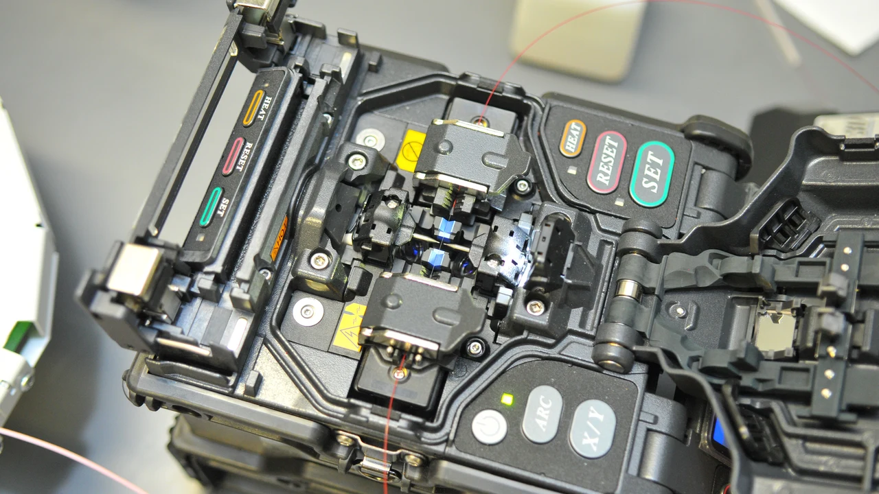 Soudure par fusion de brins optiques monomodes